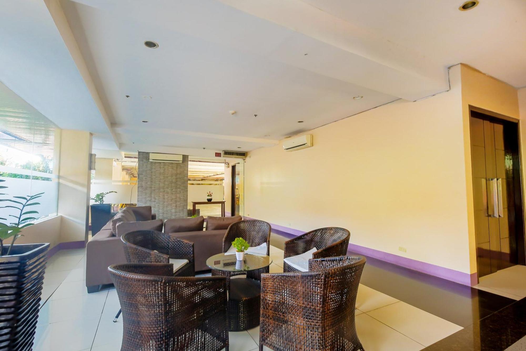Las Piñas Cote D' Azure酒店 外观 照片