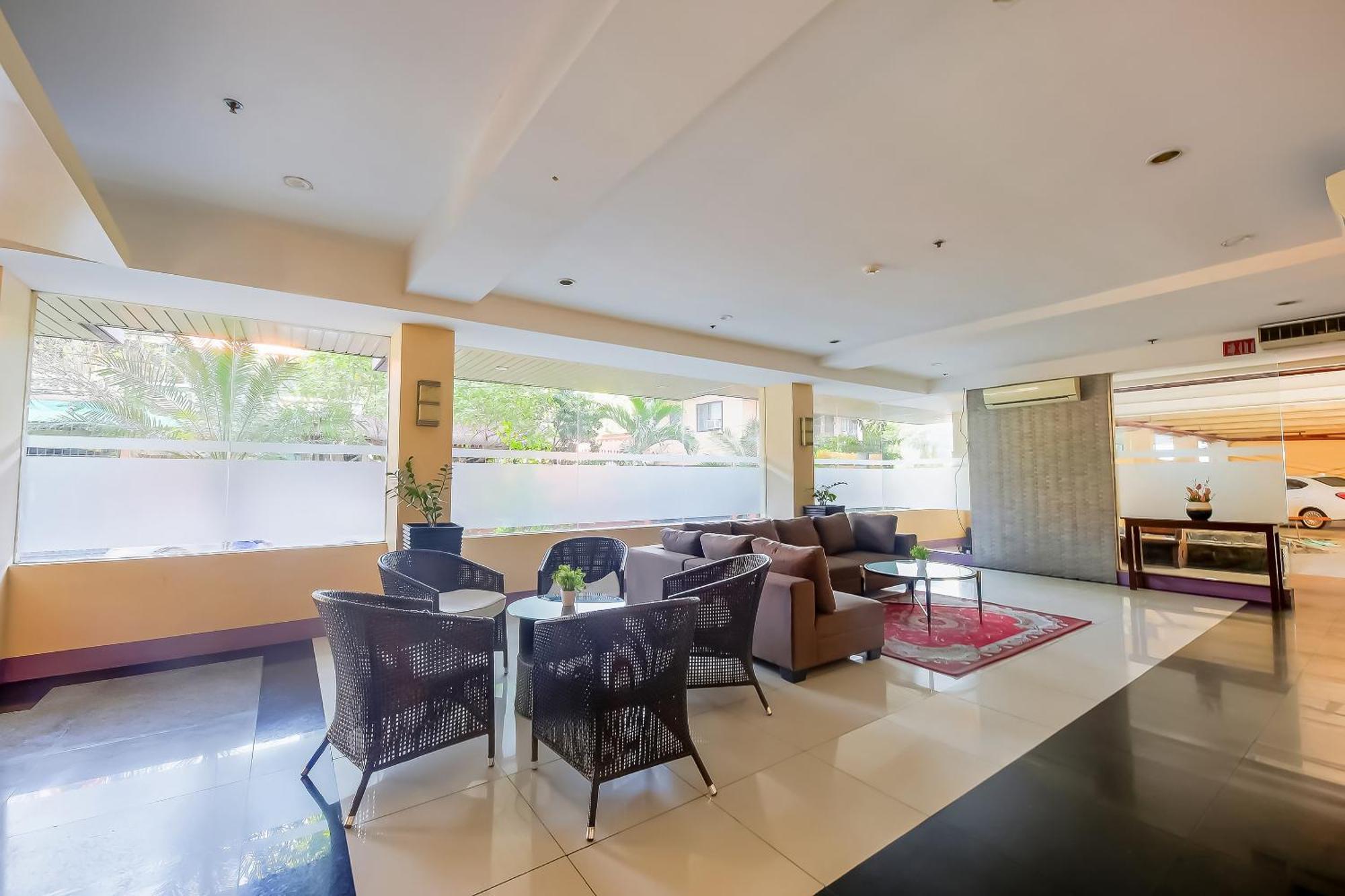 Las Piñas Cote D' Azure酒店 外观 照片